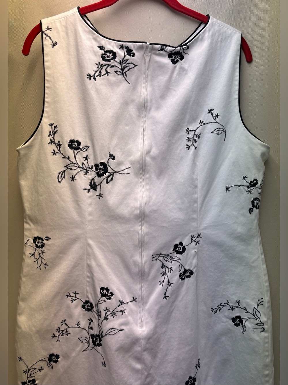 Melissa Harper Sleeveless Embroidered Floral Print Sheath Dress Size 14 - Picture 3 of 7